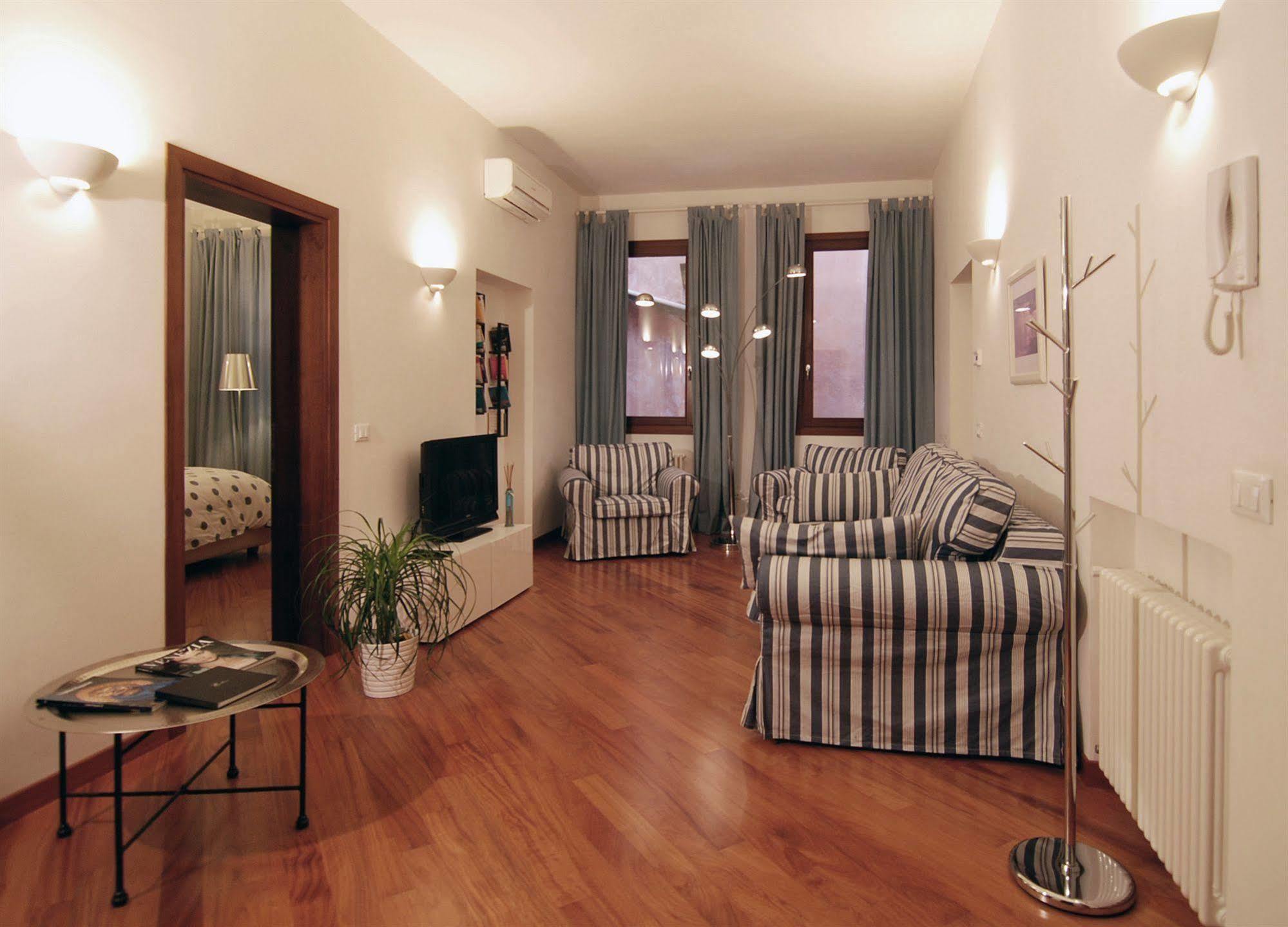 Sarai Apartments Venice Luaran gambar