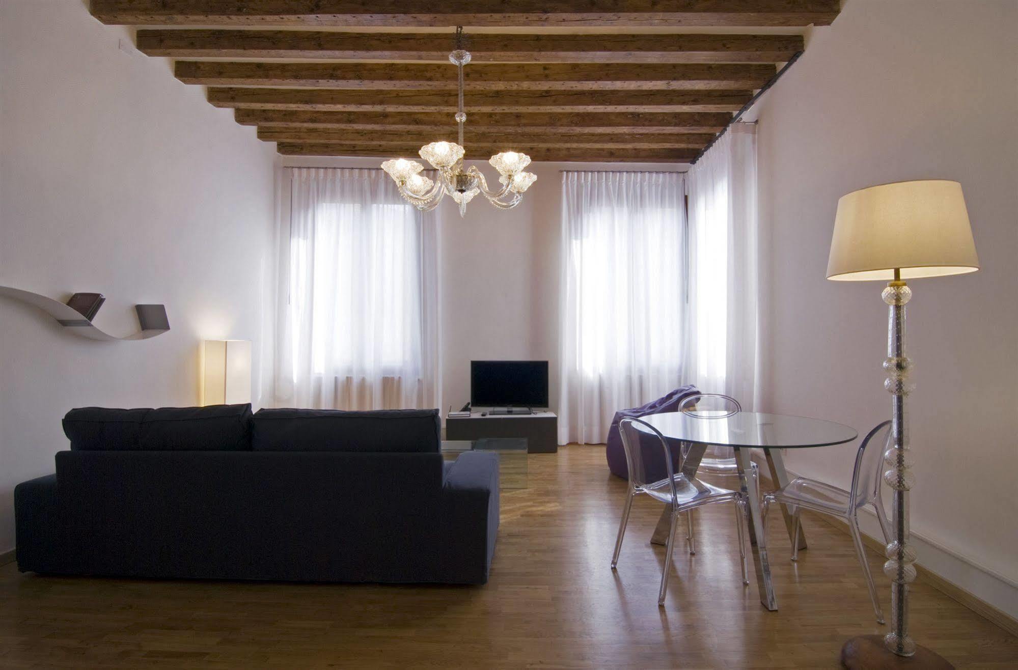 Sarai Apartments Venice Luaran gambar
